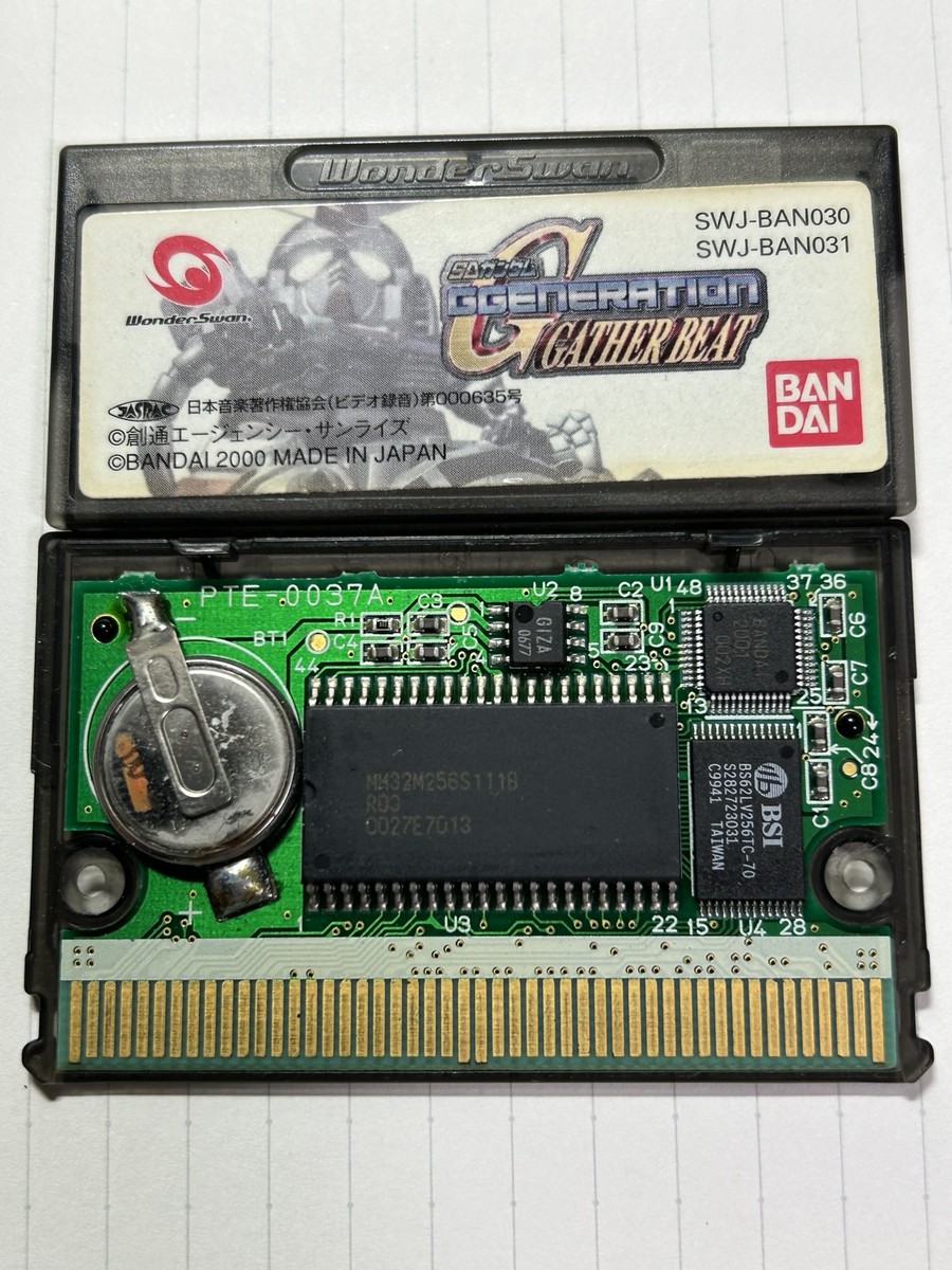 『SDガンダム GGENERATION GATHER BEAT』の基板とタブ付きボタン電池
